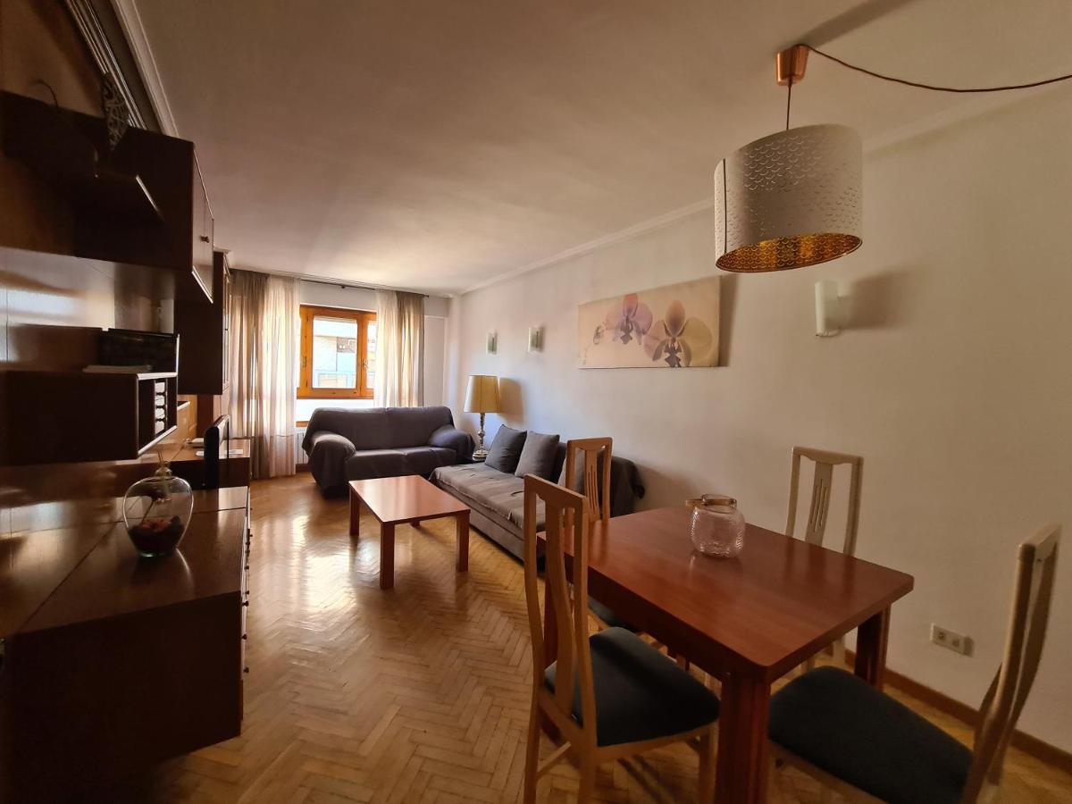 Dos Torres Tauriel - Espacioso Apartamento Con Impresionantes Vistas Y Garaje Privado Saragossa Exterior foto