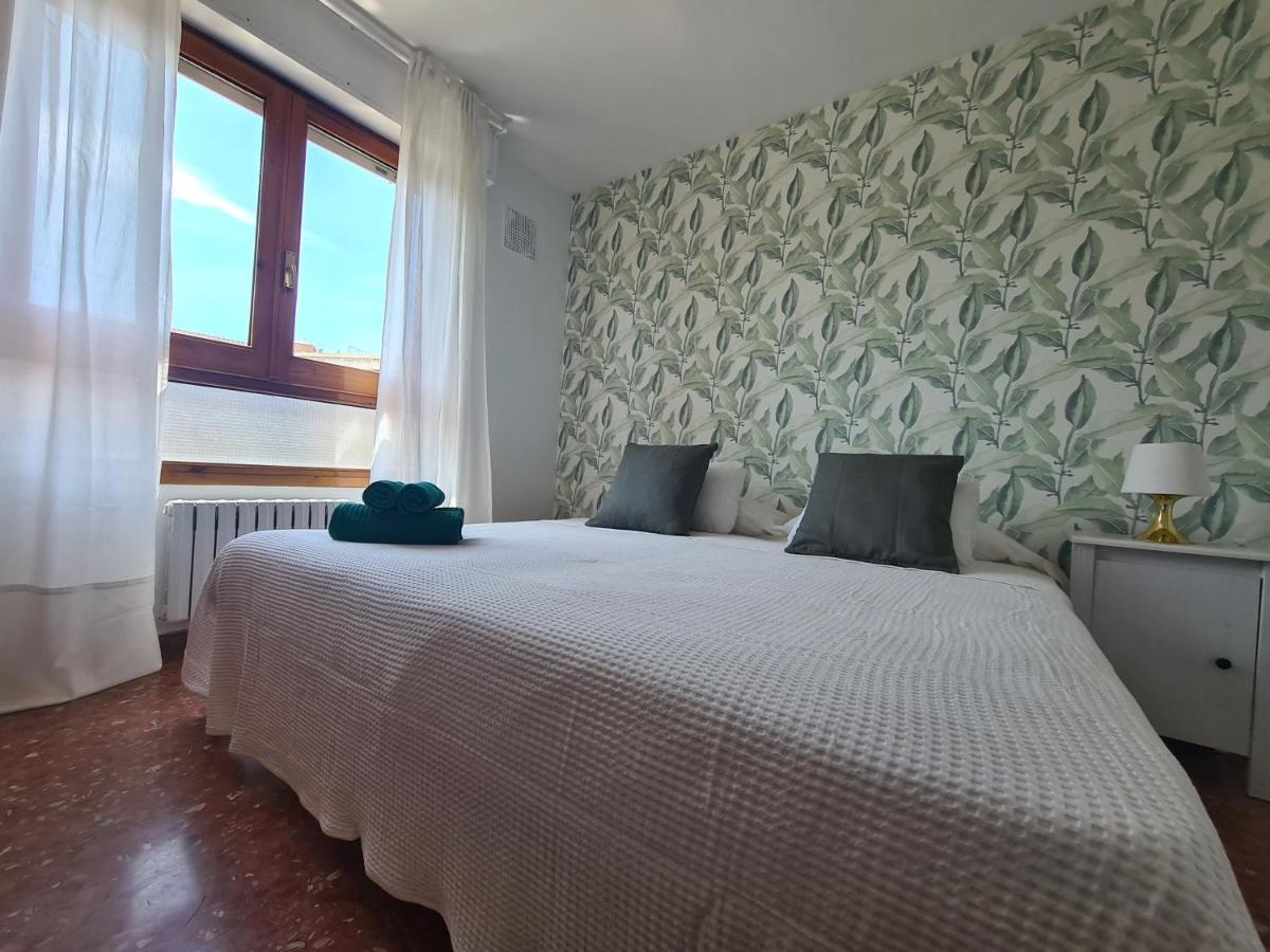 Dos Torres Tauriel - Espacioso Apartamento Con Impresionantes Vistas Y Garaje Privado Saragossa Exterior foto